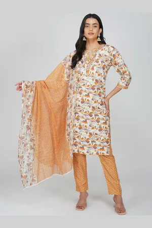 Charitra Women Floral Printed Regular Kurta with Trousers & With Dupatta