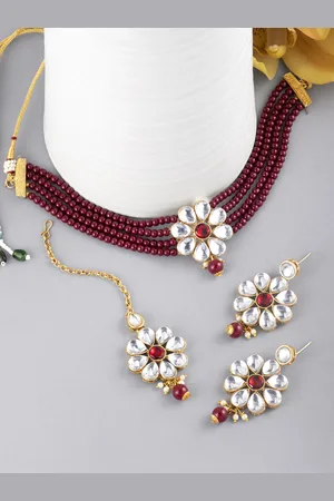 Peora Gold-Plated Kundan-Studded Jewellery Set