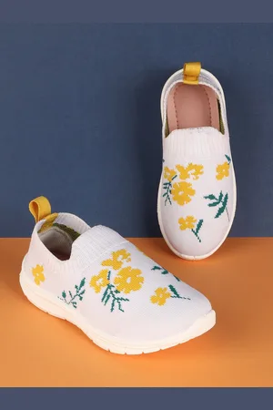 YK Boys Woven Design Lightweight Slip-On Sneakers