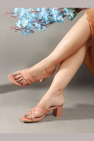 DressBerry Textured Party Block Sandals with Bows