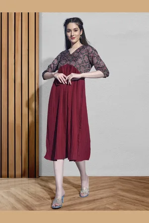 DressBerry Maroon & Black Accordion Pleated Midi Empire Dress