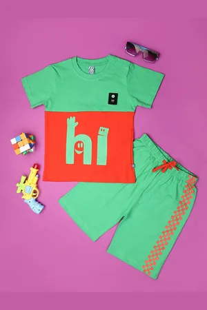V-Mart Boys Colourblocked Pure Cotton T-shirt with Shorts