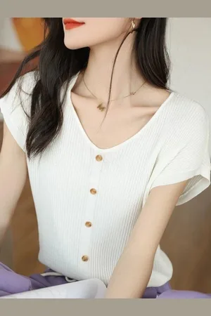 Stylecast Women V-Neck T-shirt