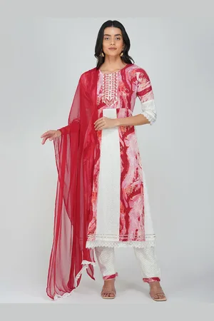 Charitra Women Floral Printed Regular Kurti with Trousers & With Dupatta