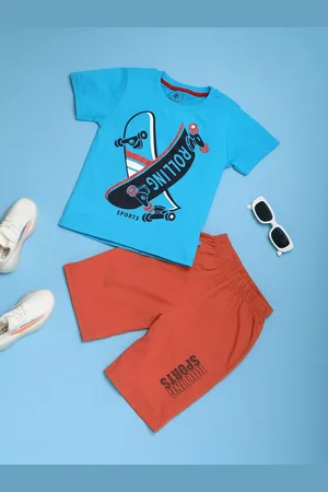 V-Mart Boys Printed T-shirt with Shorts