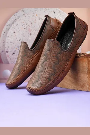 Provogue Men Textured Loafers