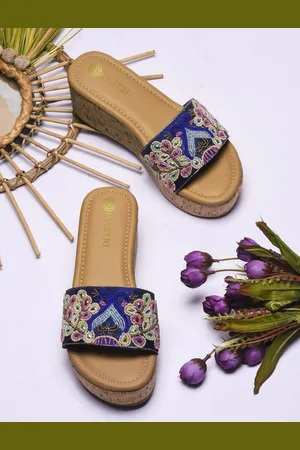 DIVASTRI Party Platform Sandals