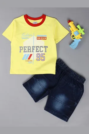 V-Mart Boys Typography Printed T-shirt With Shorts