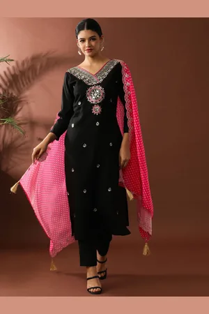 Jaipur Women Floral Embroidered Regular Sequinned Kurta with Trousers & With Dupatta