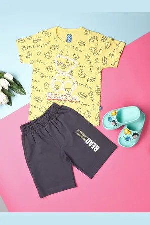 V-Mart Boys Printed T-shirt with Shorts