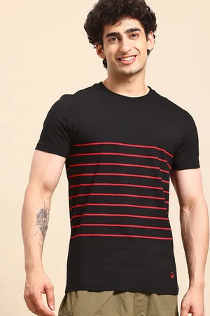 Benetton Men Striped T-shirt