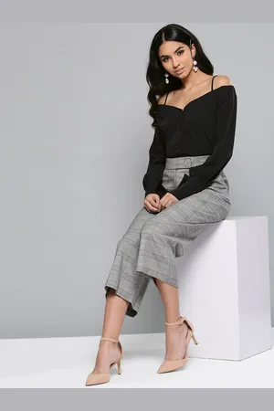 Harpa Women Black Solid Bardot Top