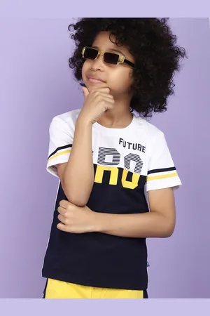 V-Mart Boys Printed T-shirt with Shorts