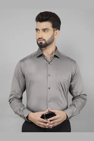 Cobb Men Smart Spread Collar Solid Cotton Casual Shirt