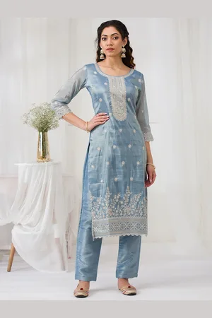Koskii Women Floral Embroidered Regular Sequinned Kurta with Trousers & With Dupatta