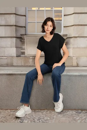 DressBerry V-Neck Extended Sleeve Casual T-shirt