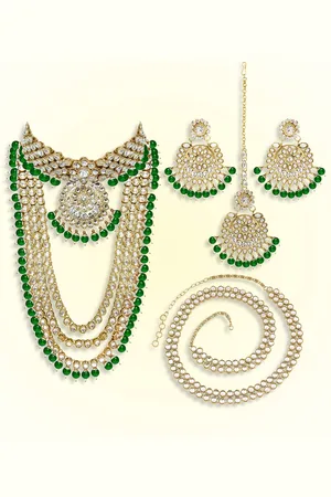 Peora Gold-Plated Kundan-Studded & Beaded Jewellery Set