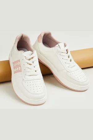 Lifestyle Women Round Toe Sneakers