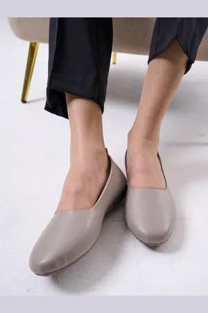 FAUSTO Women Round Toe Ballerinas
