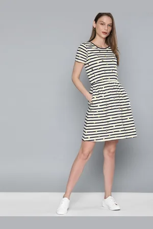 Chemistry Women Off-White & Navy Blue Striped Fit and Flare Dress