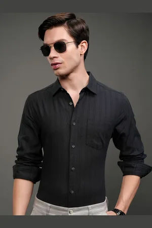 Highlander Men Slim Fit Cutaway Collar Vertical Striped Cotton Casual Shirt