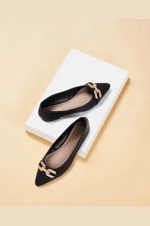 Pantaloons Pointed Toe Bows Ballerinas