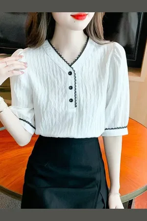 Stylecast Women V-Neck T-shirt