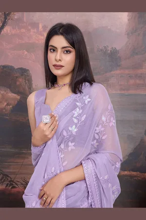 House of Pataudi Women Embellished Saree With Blouse Piece