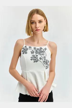 COVER STORY Floral Embroidered Top