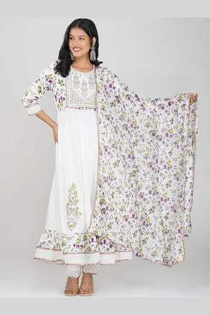 Charitra Women Floral Printed Regular Kurti with Trousers & With Dupatta