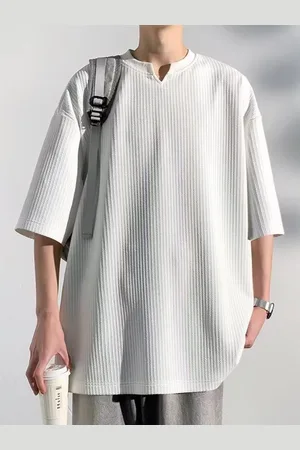 Stylecast Men V-Neck Drop-Shoulder Sleeves Monochrome T-shirt