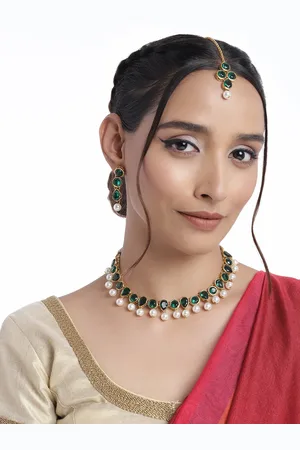 Peora Women Green & White Kundan & Pearl Studded Gold Plated Jewellery Set