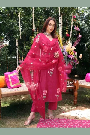 DIVASTRI Floral Printed V-Neck Kurta With Palazzos And Dupatta