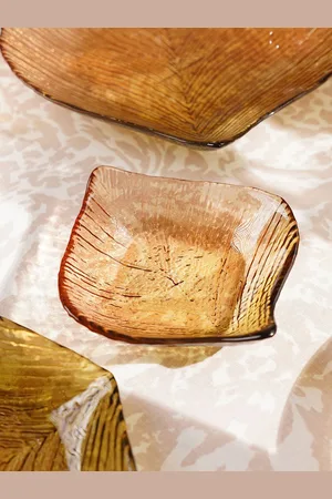 Pure Home and Living Brown Leaf Shaped Glass Food Platter