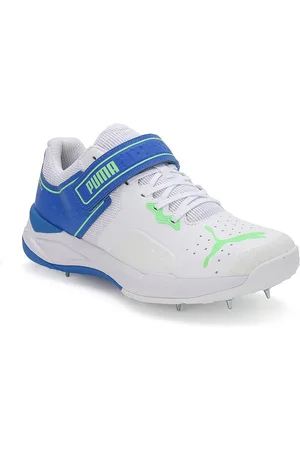 PUMA Men White Bowling 22.1Cricket Shoes