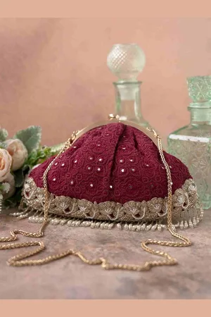 AMYRA Women Embroidered Vintage Purse