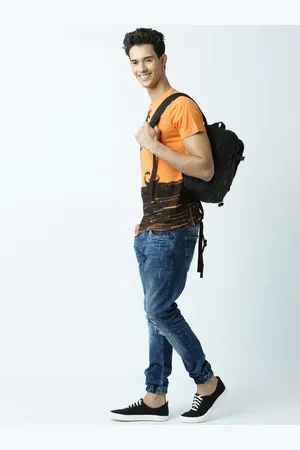 Huetrap Men Orange & Black Printed Round Neck T-shirt