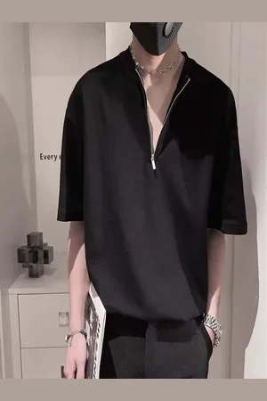 Stylecast Men High Neck Drop-Shoulder Sleeves T-shirt