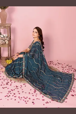 VAIRAGEE Striped Sequinned Saree