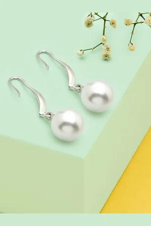 Ami Silver-Toned Contemporary Pearl Drop Earring