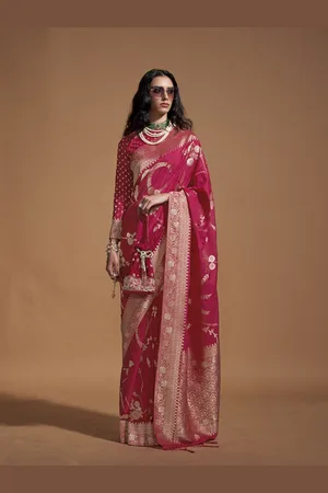 DIVASTRI Woven Design Zari Banarasi Saree