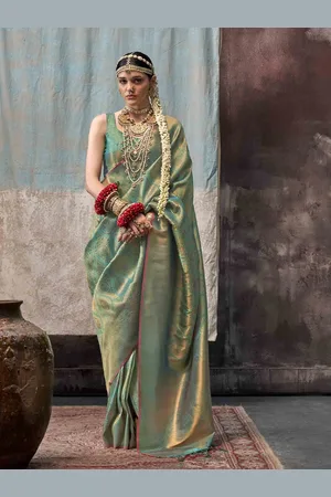 DIVASTRI Woven Design Zari Saree