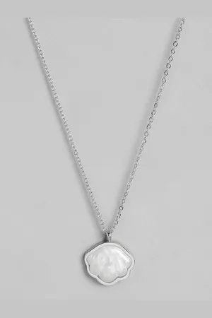 DressBerry Sea Shell-Shaped Necklace