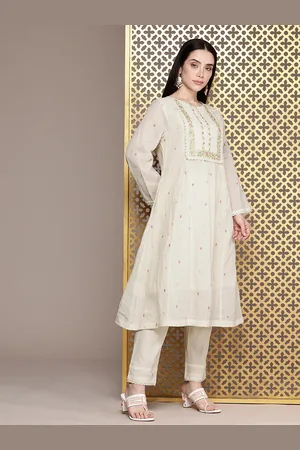 House of Pataudi Floral Embroidered Jashn Kurta with Trousers