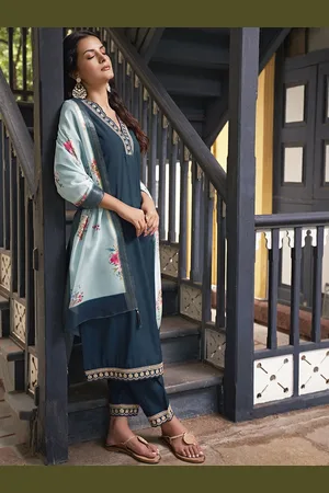 Colors  of Earth Women Floral Embroidered Regular Sequinned Kurta with Trousers & With Dupatta