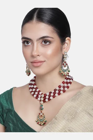 ESTELE Gold Plated Fascinating Necklace Set with Kundan & Pearls