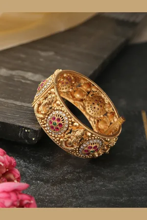 Amoli Concepts Artificial Stone-Studded Bangles