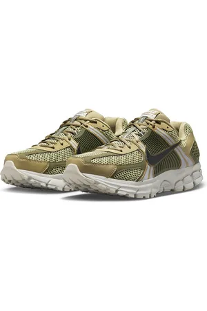 Nike Men Zoom Vomero 5 Shoes