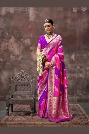 DIVASTRI Woven Design Zari Silk Blend Saree