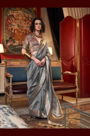DIVASTRI Woven Design Zari Saree